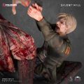 SILENT HILL 2: prenotazioni aperte per la Red Pyramid Thing vs James Sunderland Elite Exclusive Statue